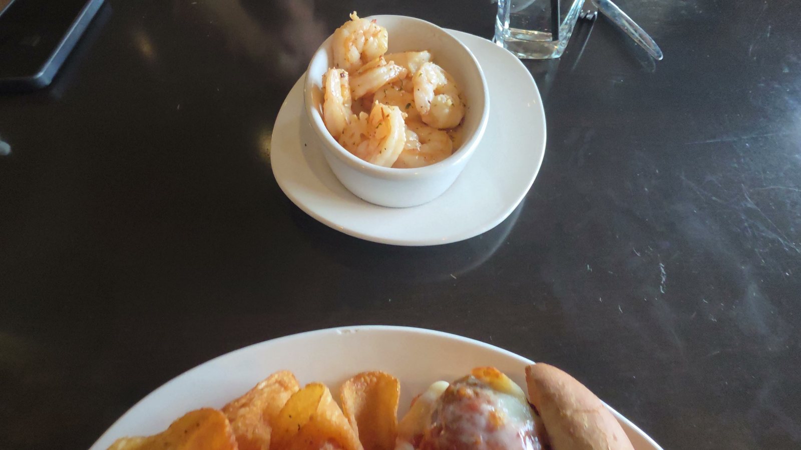 Meatball sub with potato chips